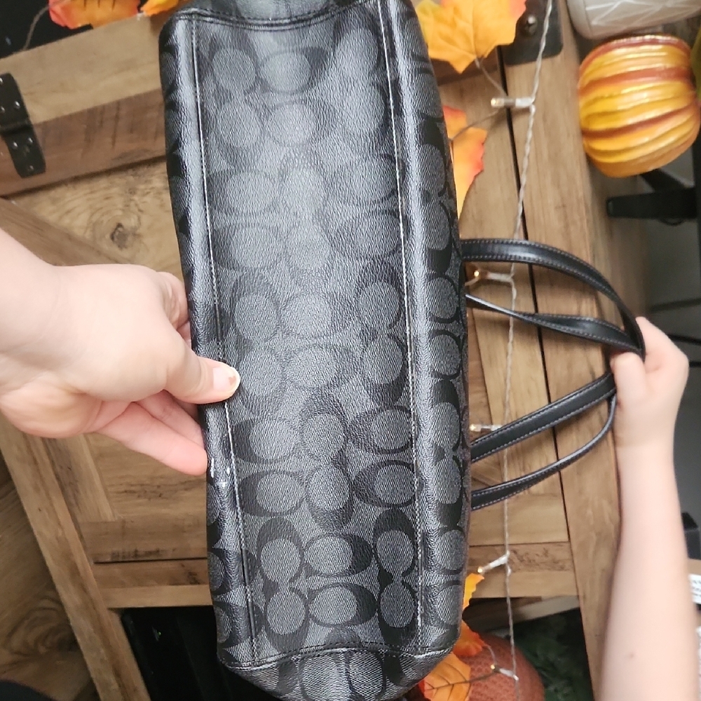 Coach Black and Gray Signature Shoulder Bag - Picture 3 of 7
